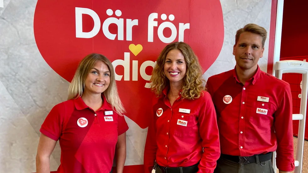 Ida Grönvall, Anna Remröd och Emil Remröd gläds åt toppbetyget från butikens kunder.