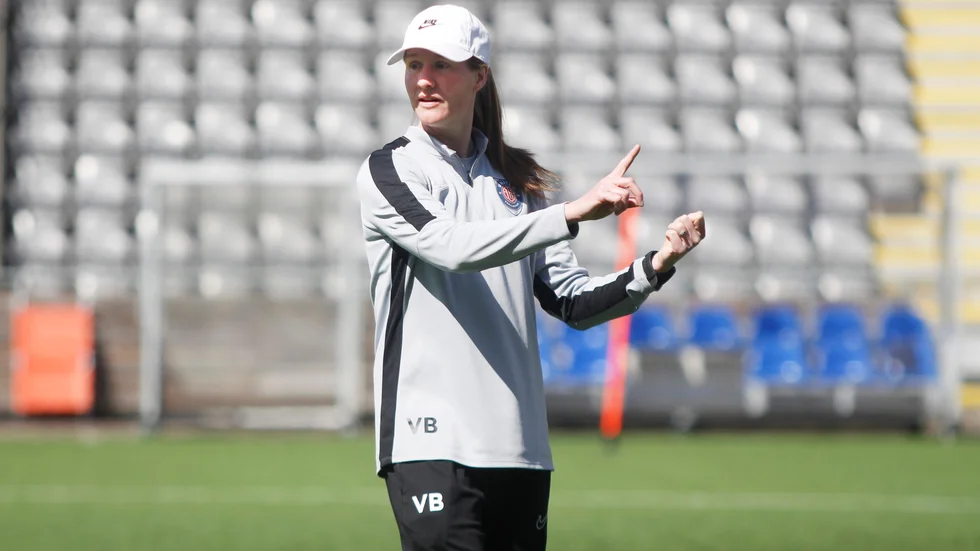 Eskilstuna United-tränaren Vaila Barsley reagerade kraftigt på GUSK:s segermål under fredagskvällen.