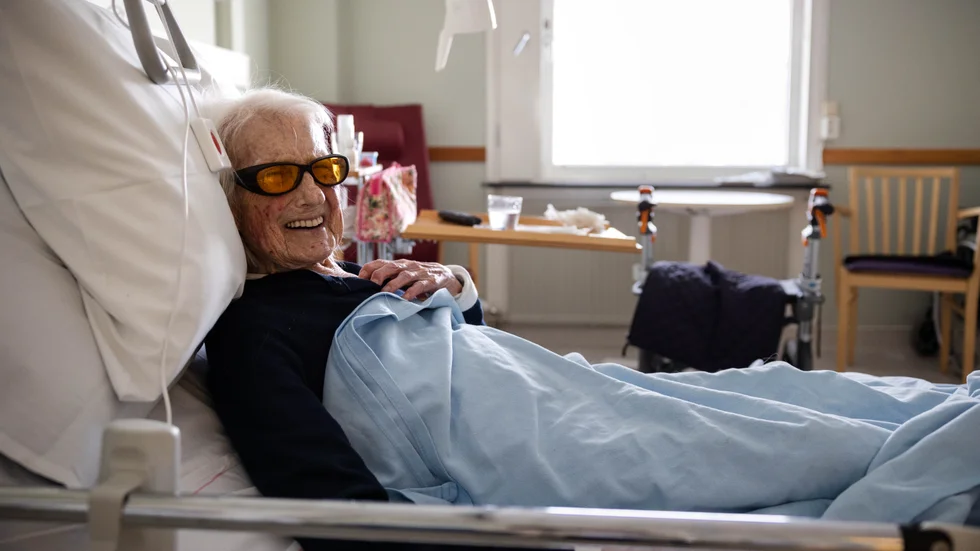 Kerstin Klaar, 94 år, har varit på närvårdsavdelningen en vecka och säger att hon blir väl omhändertagen.