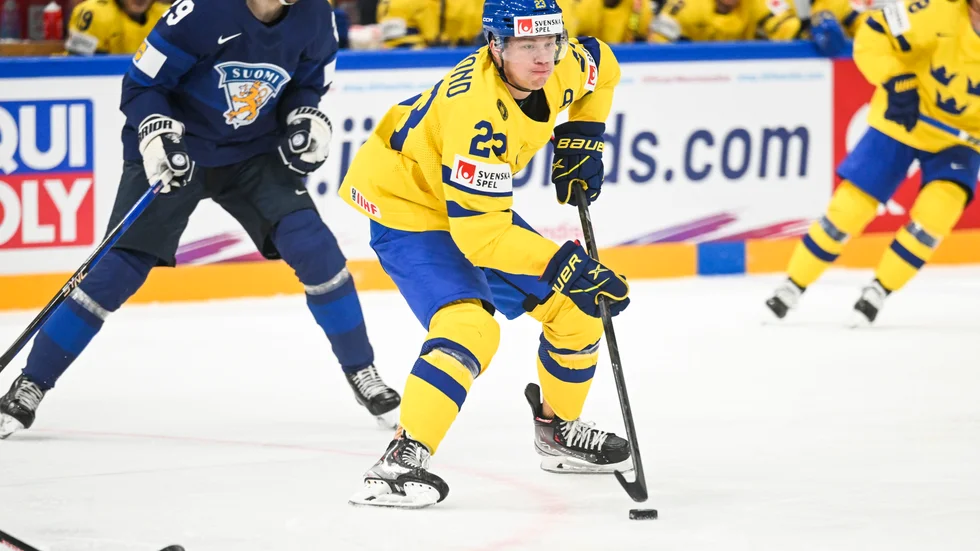 Lucas Raymond avgjorde för Tre Kronor mot Finland i straffläggningen.