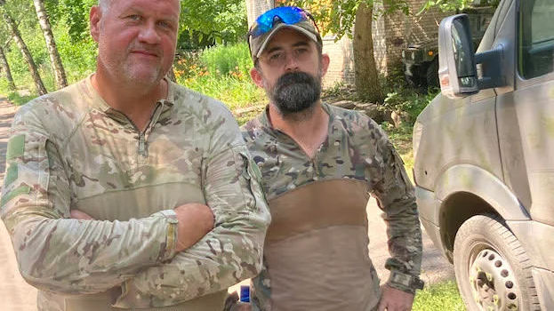 Frivilliga. Svenska Magnus och skotten Doug utbildar soldater i Ukraina. 