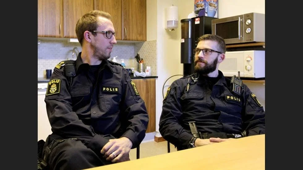 Polisassistent Johan Holmgren är lokalt ansvarig för projektet med elchockvapen (arkivbild).