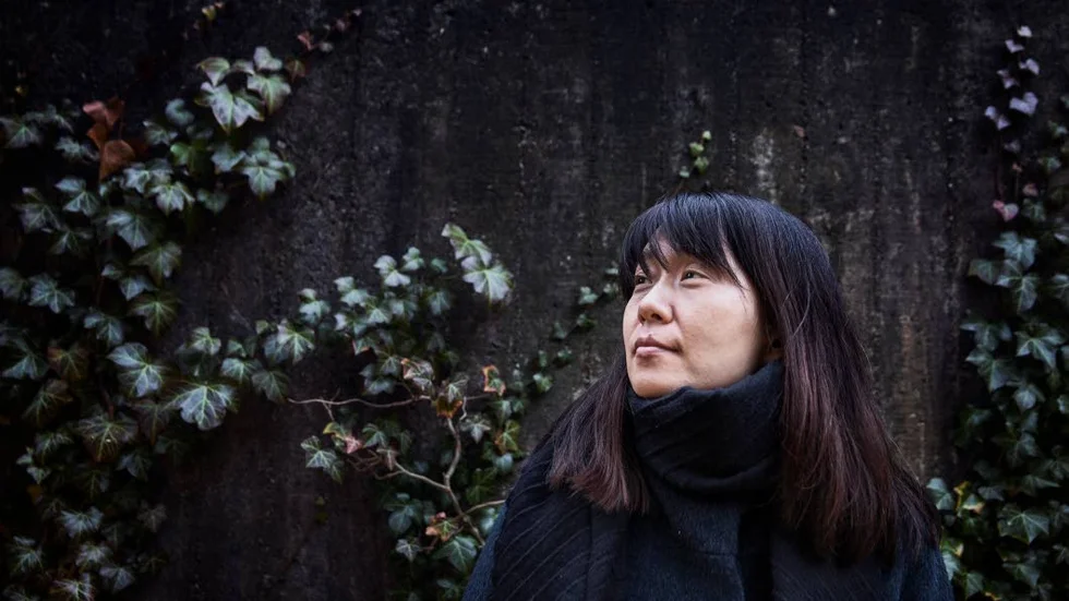 Underliggande våld. Den sydkoreanska författaren Han Kang blottlägger våldet i vår samtid i romanen "Vegetarianen".