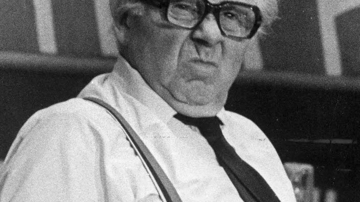 Gunnar Sträng var finansminister 1955-1976. Nu släpper Anders L. Johansson en bok om den nu bortgångne socialdemokraten.