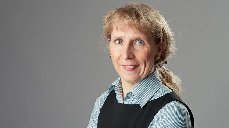 Elisabeth Sinclair vill tidigarelägga byggstart.
