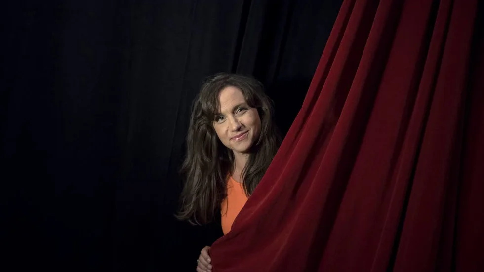 Show om människan. Petra Medes egen clown blir mer en show om människan än om enbart Petra Mede, menar Kurirens recensent Regine Nordström.