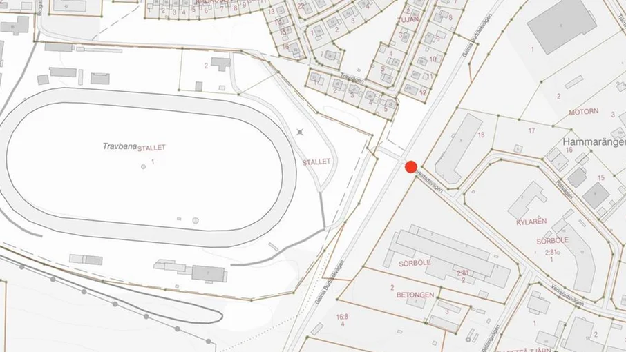 Verkstadsvägen är avstängd vid den röda markeringen.