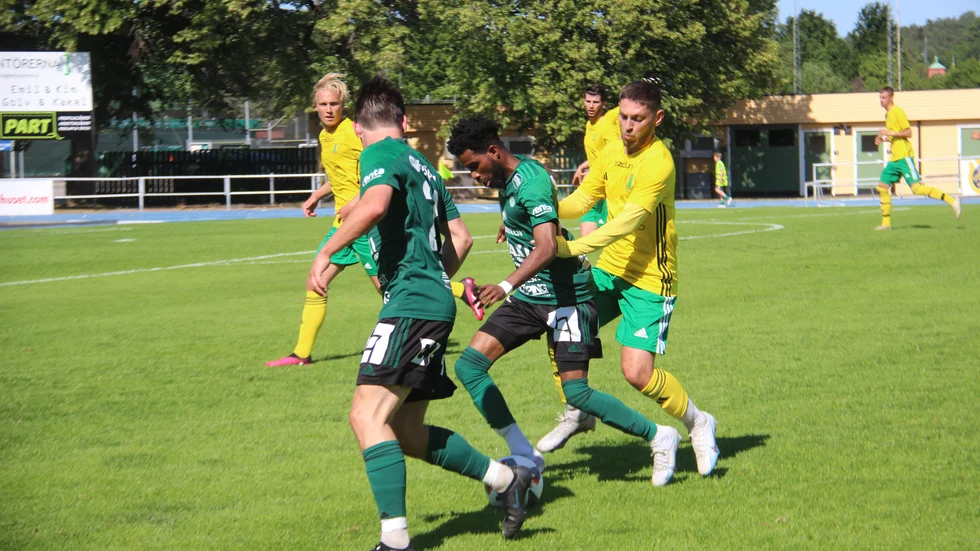 ESK och Bollstanäs fick med sig en poäng vardera från seriefinalen efter 2-2. 