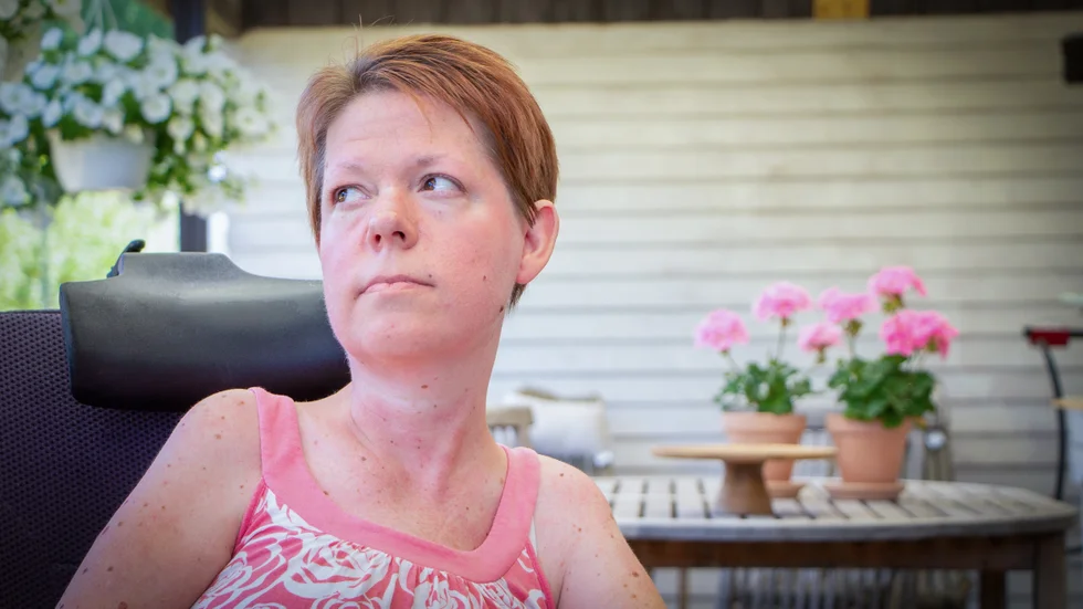 "Man får anpassa livet. För mig har det bara varit så här, det är normaltillståndet, så att säga", säger Sara Almroth om sin sjukdom.