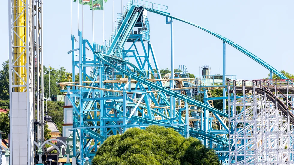 En person omkom och nio personer skadades när bergochdalbanan Jetline på Gröna Lund i Stockholm spårade ur på söndagen. Arkivbild.