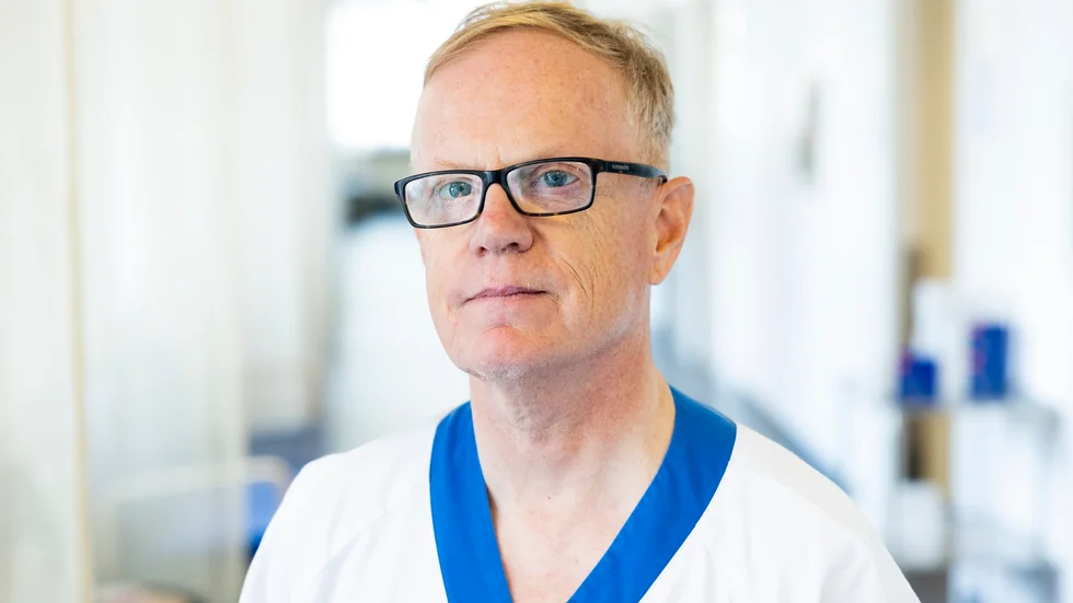 Christer Janson, professor vid institutionen för medicinska vetenskaper vid Uppsala universitet, ser att många personer lider i onödan av pollenallergi för att de inte sett till att få rätt behandling.