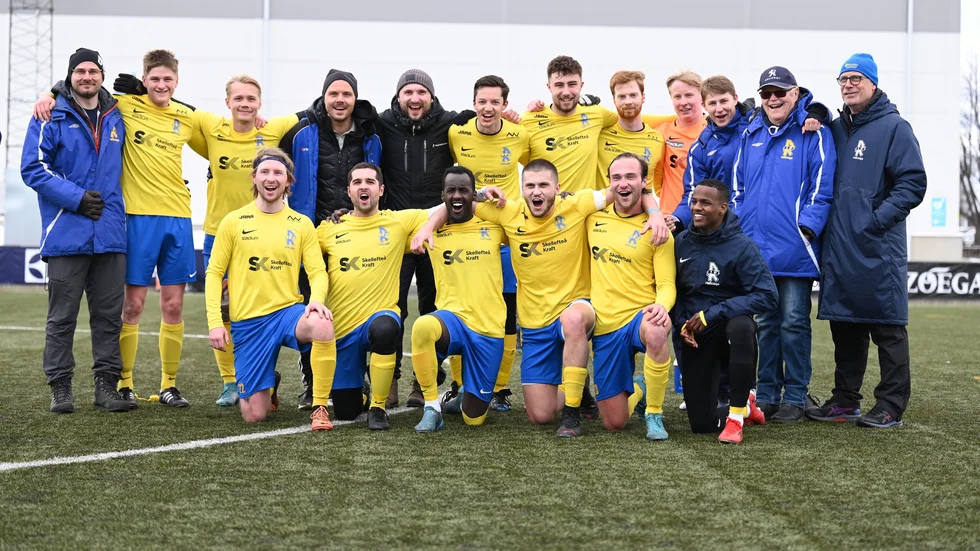 Rönnskär inledde förra säsongen med att vinna domarcupen. Därefter blev man seriesegrare och nu har stora steg, inför kommande säsong i division III, tagits.