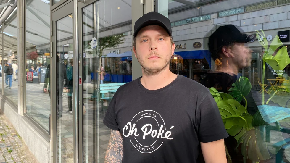 Oh Pokés restaurangchef i Forumkvarteret, Mathias Myrberg, är besviken på att inte ha blivit informerad om att restaurangen kan komma att stänga. "Jag tycker det är så fult gjort", säger han.
