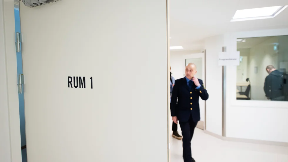 Johan Molinder, anstaltschef på Hall, ser att oron för anhöriga växer bland de intagna. Arkivbild.