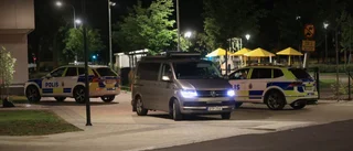 Polisen om stora insatsen i natt: "Ingen gängkoppling"
