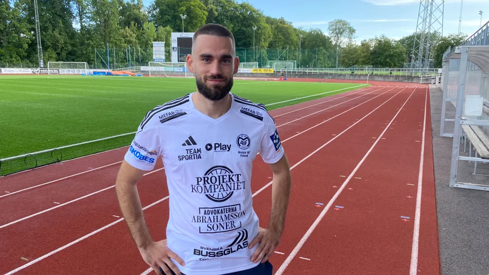 Ny mittback. Tarik Hamza har skrivit på för Motala AIF resten av säsongen. Spelklar mot Örebro Syrianska på lördag 5 augusti och det blir pendling från Norrköping.