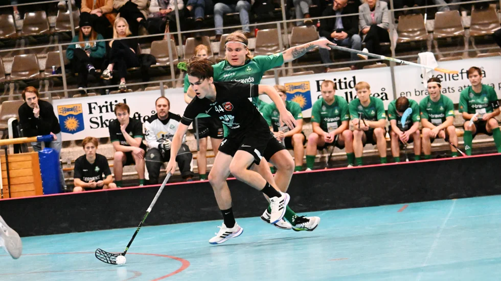 Oliver Degerfält stod för tre av Skellefteå IBK:s fem mål i förlusten.