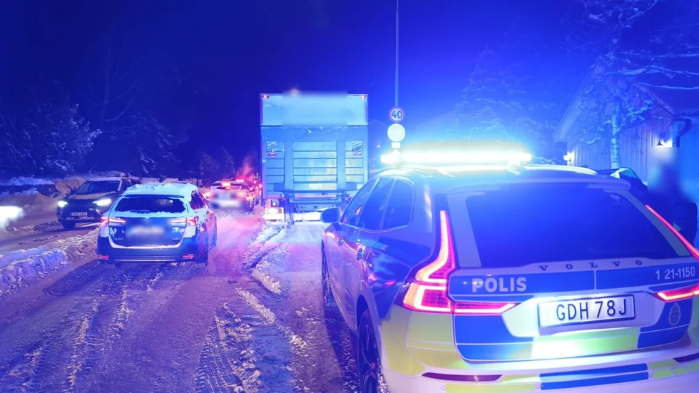 En lastbil och två personbilar var inblandade i trafikolyckan på Norbyvägen i Uppsala.