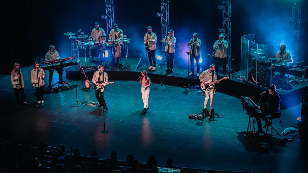 Stonemountain Orchestra är en av kvällens höjdpunkter på Musikfest 24:a. 13-mannabandet har tidigare bland annat ackompanjerat Anders Bagge i hans låt Bigger Than The Universe.