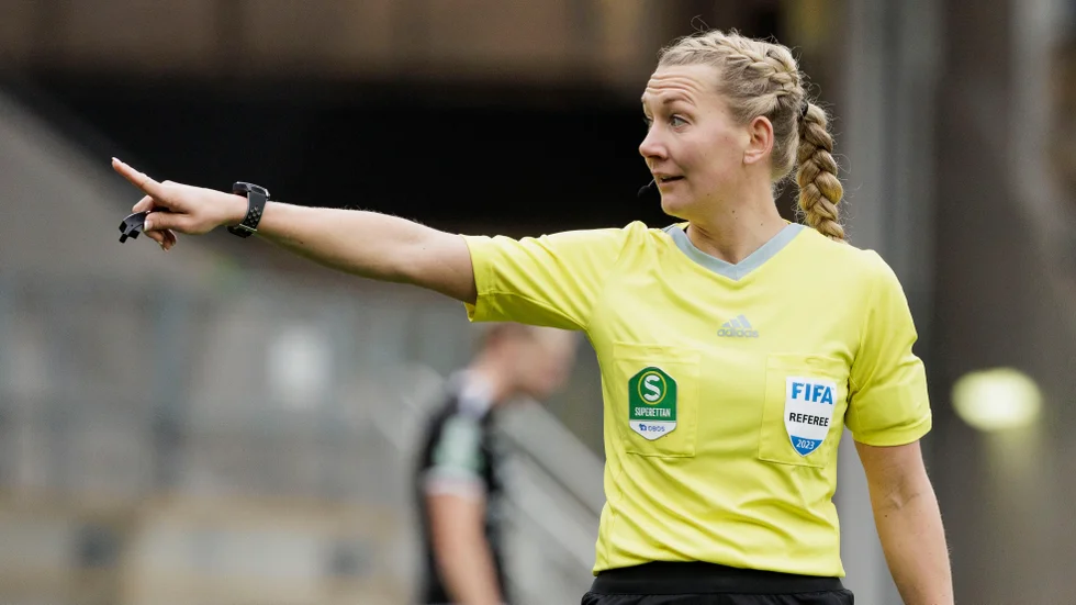 Tess Olofsson, från Piteå, får döma damernas OS-final på lördag. (Arkivbild)