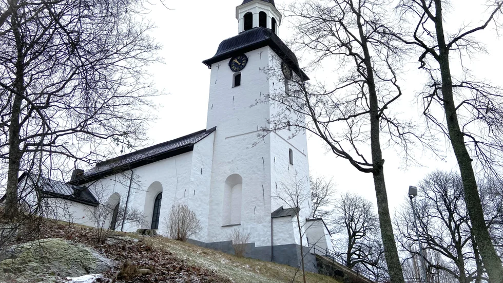 "Vi vill anknyta till historien, men också koppla ihop det till nutid. För en kyrka är så mycket mer än bara sin historia", säger Pernilla Axelsson, kanslist på Mariefreds församling, om jubileumsfirandet av Mariefreds kyrka.