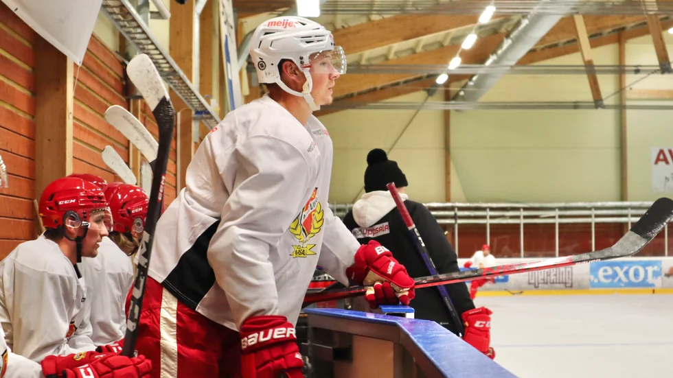 Gustav Lindström ska kliva på isen i Gränbyhallen.