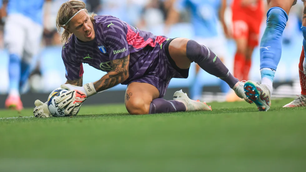 Johan Dahlin stannar i Malmö FF över nästa säsong. Arkivbild.