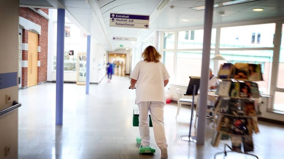 Skenande kostnader. Gotland är mer beroende av hyrpersonal än de flesta andra landsting. Och kostnaderna för inhyrd personal ökar också snabbare på Gotland än i övriga landet.