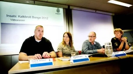 Pressträff hos polisen. Dialogpolis Fredrik Jonsson,juristen Elisabet Sehlin, kriminalchef Mats Holst och kommenderingschefen Isabel Thorén berättar om kostnader och juridik vid Ojnare.Foto: Joel Nilsson