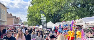 Upprörda röster när kommunen kräver marknadsdagar på pengar