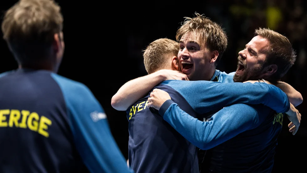 Anton Källberg, Truls Möregårdh and Jon Persson firar vinsten i EM-finalen som gick i Malmö.