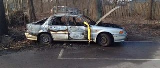 Bil förstörd i brand