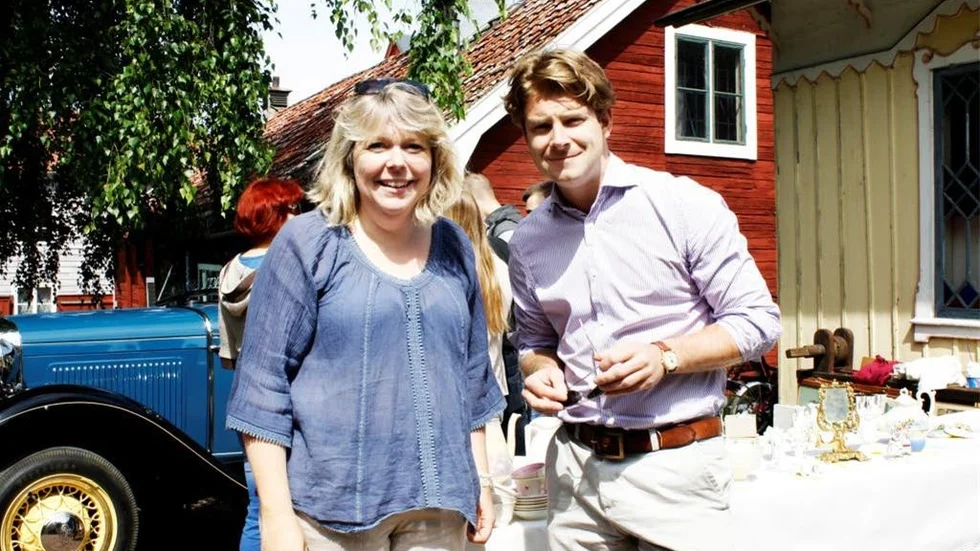 Stadsmuseets Anna Eklundh Jonsson och Antikrundans Rickard Thunér.
