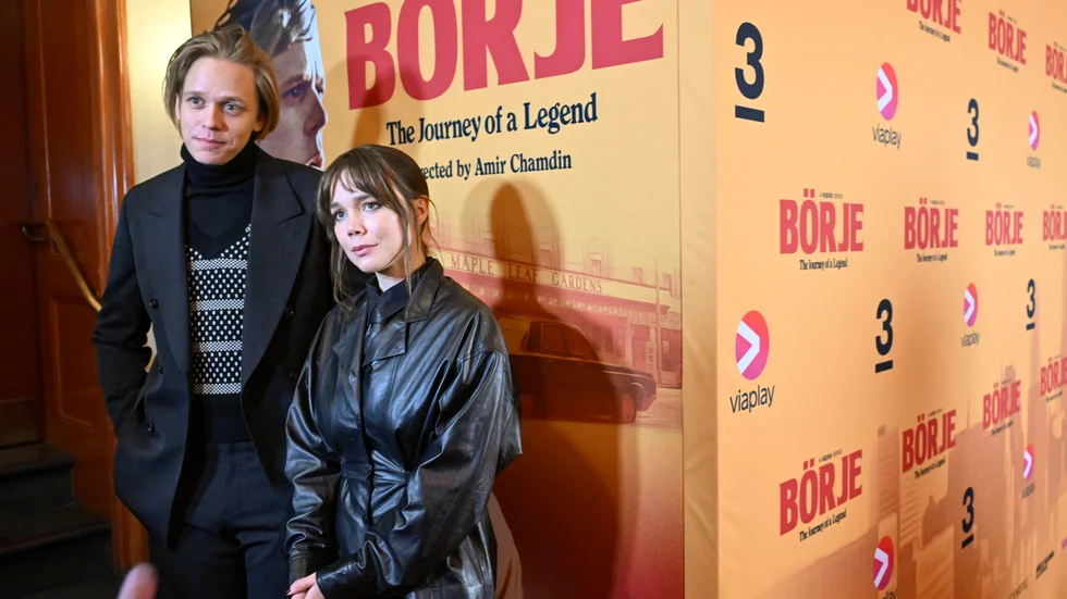Valter Skarsgård och Hedda Stiernstedt på premiären av Viaplay-serien "Börje – The Journey of a Legend" på Södra Teatern.