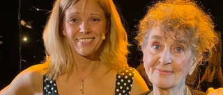 Nyköpingsartist bjuder in levande legend till välgörenhetsshow
