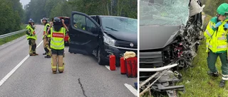 Personbil och lastbil i krock – en person fördes till sjukhus