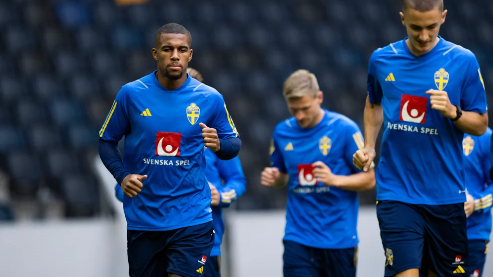 Isak Hien hoppas på bättre prestationer i landslaget.