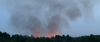 Brand på återvinningscentral i Dalhem • Kraftig rökutveckling