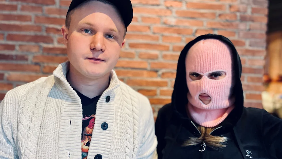 Artisten Rasmus Gozzi och parhästen Fröken Snusk har fått flera låtar borttagna från Spotify.