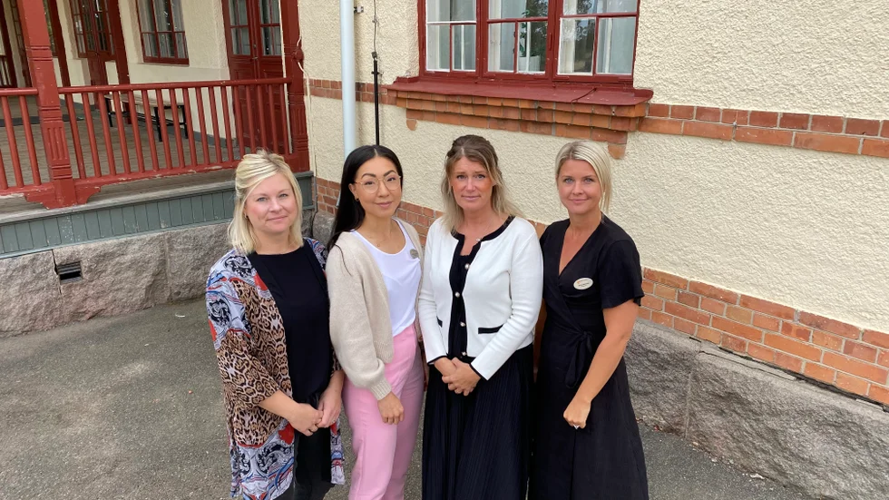 Föräldrarna vet bäst hur de ska förklara en obehaglig händelse för sina barn, menar skolsköterskan Elina Landberg Lejon, skolpsykologen Felicia Vik Ching, rektor Jennica Berzelius och skolkuratorn Anna Demirel på Veta skola.