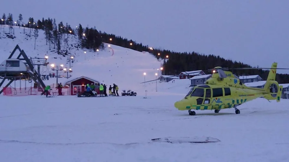 Vaken. 15-årige Tage Norén som skadades i skidolyckan i Kåbdalis har vaknat ur medvetslösheten.