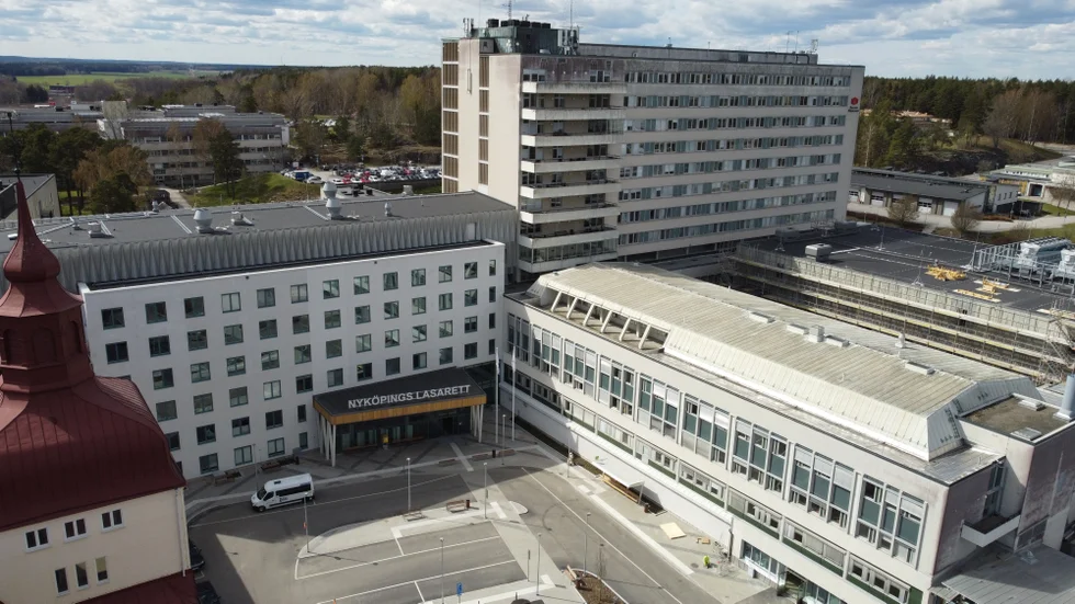 Nyköpings lasarett är i behov av personal, samtidigt som man ska spara.