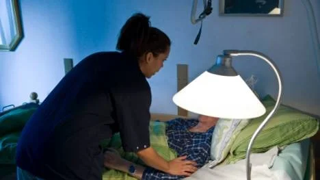 En genomsnittskvinna i Sverige tjänar ungefär femtusen kronor mindre i månaden än genomsnittsmannen.
