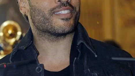 Lenny Kravitz ser filmandet mest som en bisyssla.