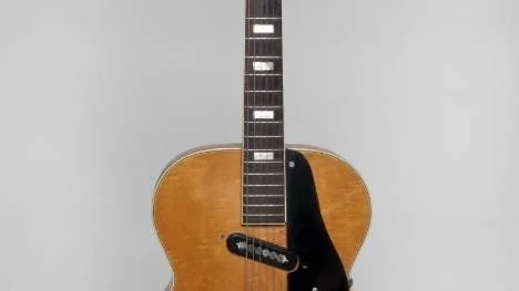 En 1940s Epiphone Zephyr som såldes för 1 miljon kronor under en auktion i Los Angeles.