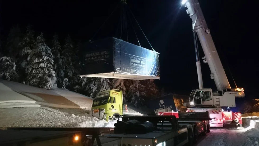 SENASTE OLYCKAN. Metallfacket i Malmfälten har inbjudit infrastrukturministern och andra riksdagsledamöter till en diskussion om trafiksäkerheten längs E10 i Lappesuando. Här en bild från den senaste E10-olyckan i onsdags.