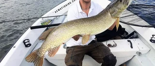 Fiske-DM: Han fick drömgäddan på kroken