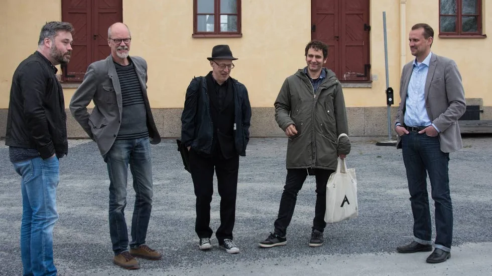 Besök. Statens konstråd gästade Boden för att diskutera kommunens ansökan till projektet "Konst händer". Från vänster: Magnus Winther, försvarsmuseet, Ricky Sandberg, Havremagasinet, Peter Hagdahl och Martin Manen, curators Statens konstråd samt Ulf Renberg, försvarsmuseet. Saknas gör Lizah Lundh, parkförvaltningen, Sofia bergvald, samhällsbyggnadskonter och Johan Johansson, vd Bodenbo.