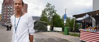 "Jag älskar dialekten, den är helt galen"