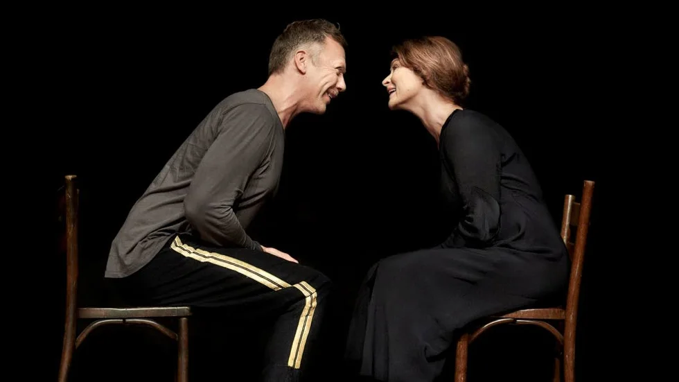 Lysande. Mikael Persbrandt och Lena Endre fullständigt lyser som det dysfunktionella paret i Strindbergs pjäs "Dödsdansen".